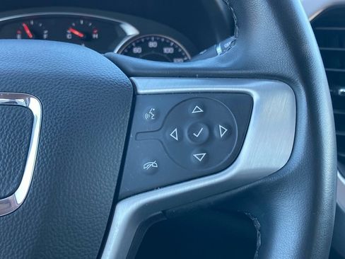 Used 2023 GMC Acadia SLT image 19