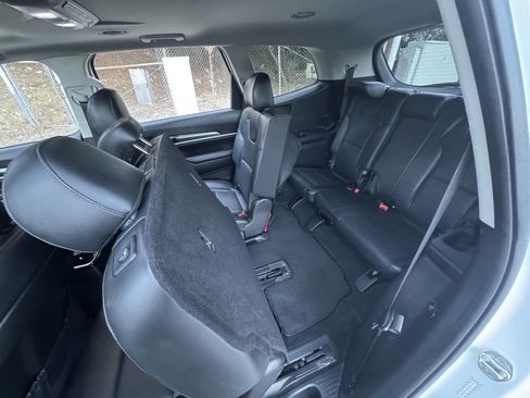 Used 2020 Kia Telluride S w/ S 8 Passenger Seating Package image 19