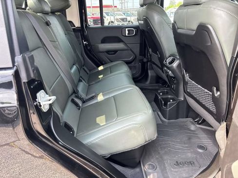 Used 2025 Jeep Gladiator Mojave w/ Safety Group AWD/4WD image 19