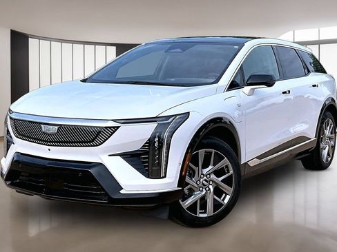 New 2027 Cadillac Optiq Luxury w/ LPO, Floor Liner Package AWD/4WD image 1