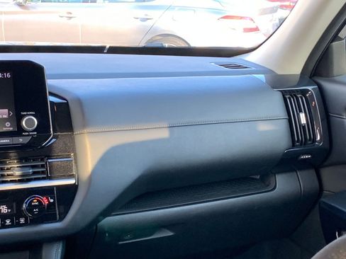 Used 2025 Nissan Pathfinder SV image 37