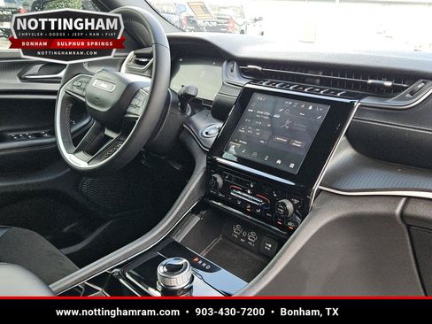Used 2023 Jeep Grand Cherokee Altitude AWD/4WD image 31