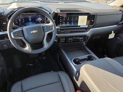 New 2026 Chevrolet Silverado 2500 LTZ w/ LTZ Convenience Package AWD/4WD image 24