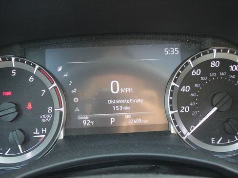 Used 2024 Toyota Highlander XLE AWD/4WD image 17