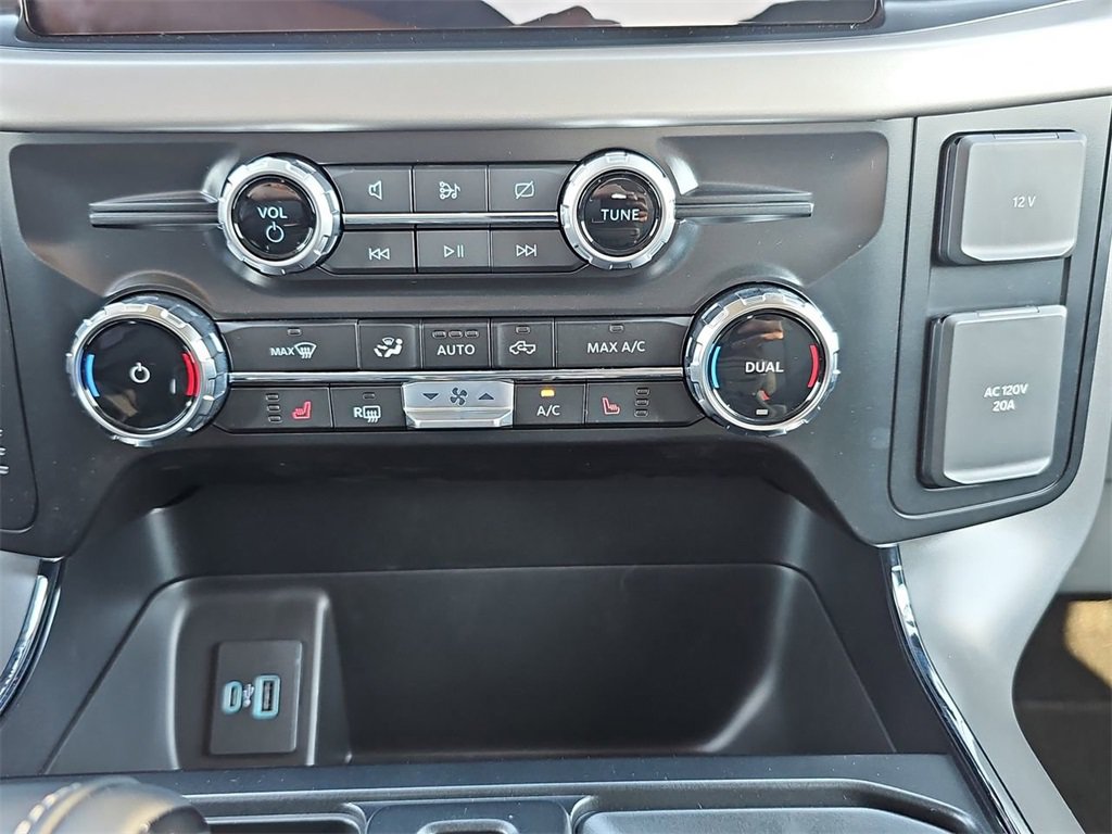 Used 2023 Ford F150 Lightning XLT AWD/4WD image 18
