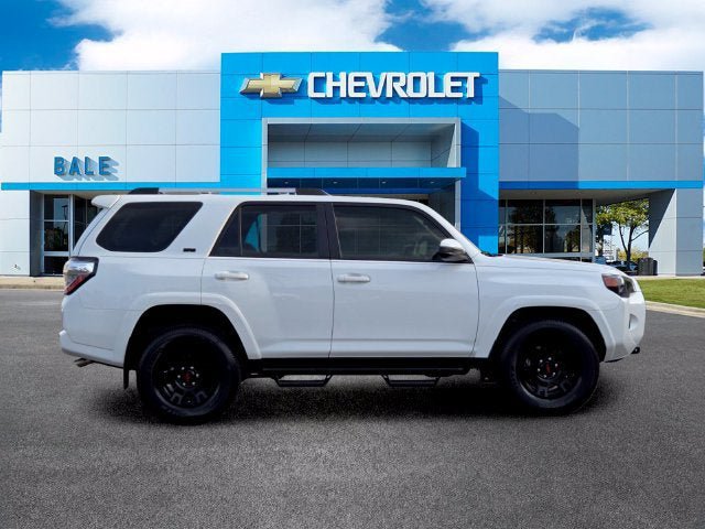 Used 2023 Toyota 4Runner SR5 AWD/4WD image 2