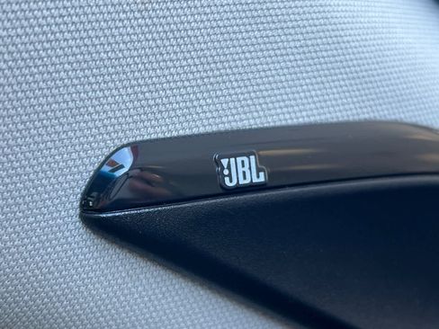 Used 2021 Toyota Venza Limited image 20