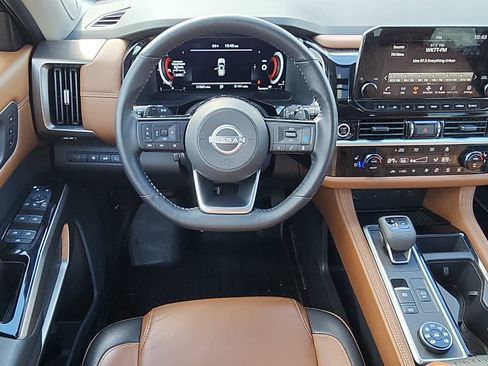 Used 2024 Nissan Pathfinder Platinum w/ Cargo Package image 10