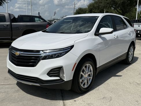 Used 2024 Chevrolet Equinox LT FWD image 10