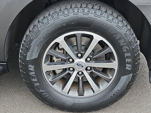 Used 2020 Ford Expedition XLT image 8