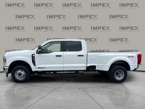Used 2025 Ford F350 XLT AWD/4WD image 2