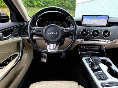 Used 2023 Kia Stinger GT2 AWD/4WD image 5