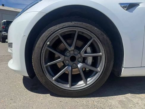 Used 2020 Tesla Model 3 Standard Range Plus RWD image 19