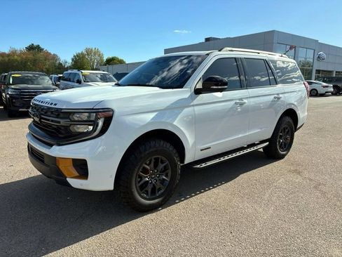 Used 2025 Ford Expedition Tremor AWD/4WD image 6