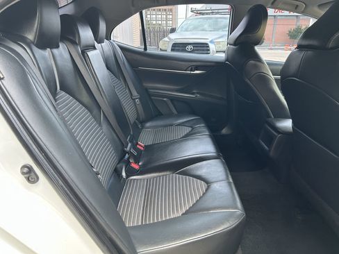 Used 2021 Toyota Camry SE FWD image 23