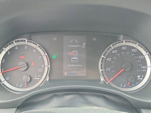 Used 2022 Toyota Highlander L image 32