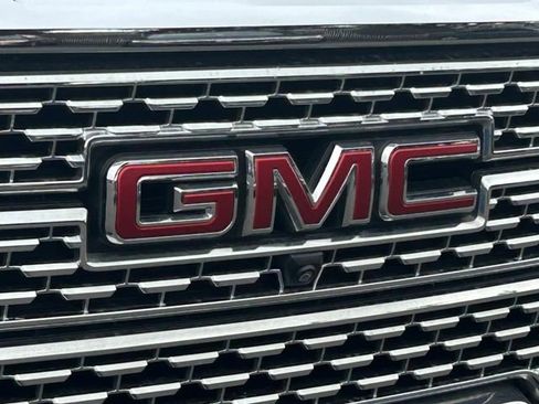 Used 2022 GMC Sierra 1500 Denali w/ Denali Reserve Package AWD/4WD image 12