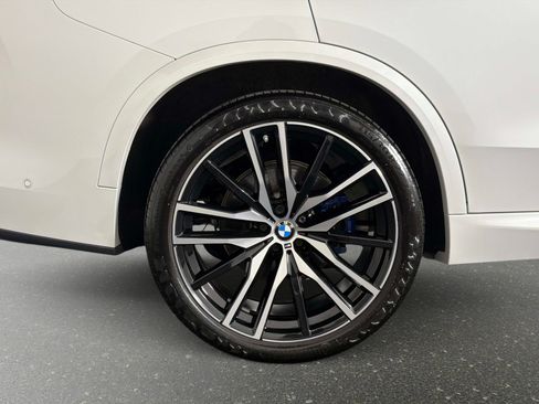 Used 2024 BMW X5 xDrive40i AWD/4WD image 16
