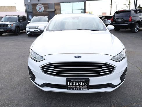 Used 2020 Ford Fusion SE FWD image 3