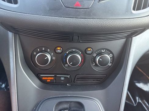 Used 2015 Ford Escape S image 18