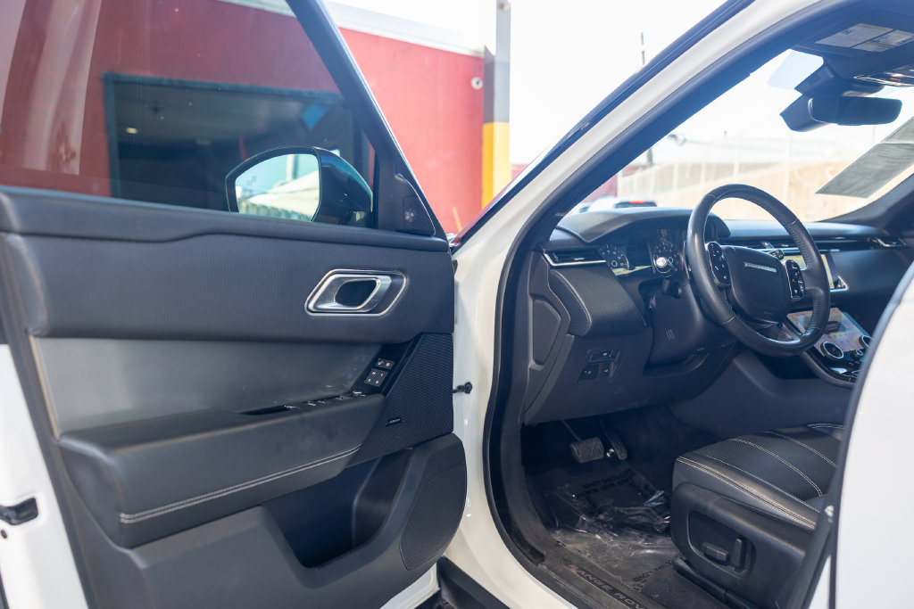 Used 2018 Land Rover Range Rover Velar S AWD/4WD image 18
