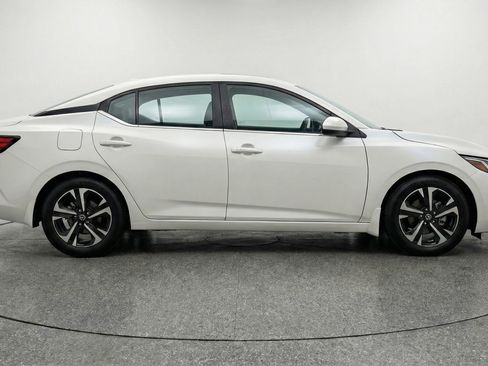 Used 2025 Nissan Sentra SV FWD image 11