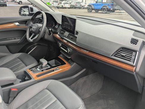 Used 2023 Audi Q5 2.0T Premium w/ Convenience Package AWD/4WD image 38