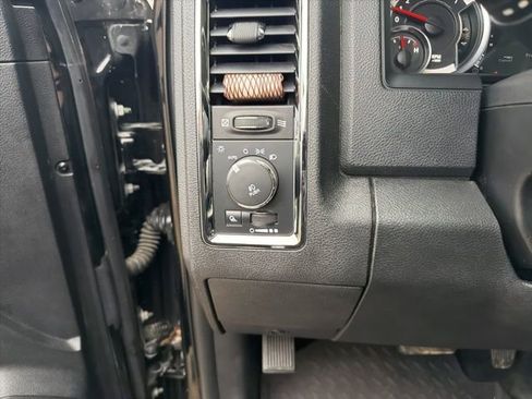 Used 2014 RAM 2500 Laramie w/ Black Appearance Group image 20