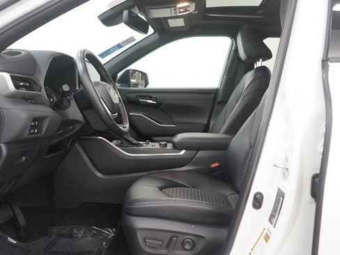 Used 2023 Toyota Highlander XSE image 23