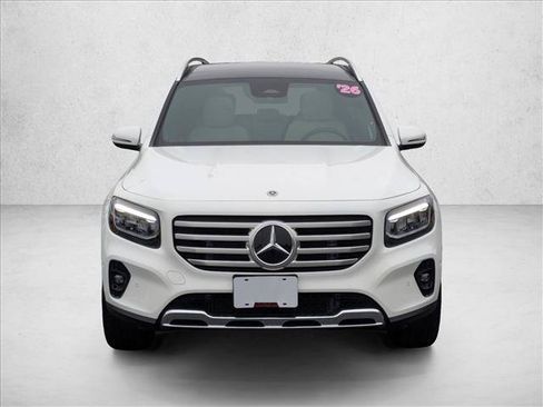 Used 2026 Mercedes-Benz GLB 250 image 2