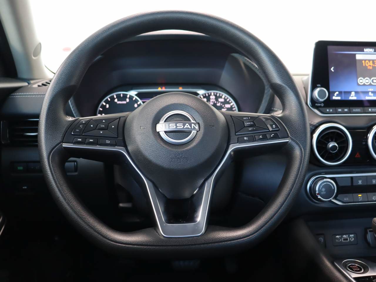 Used 2025 Nissan Sentra SV FWD image 8