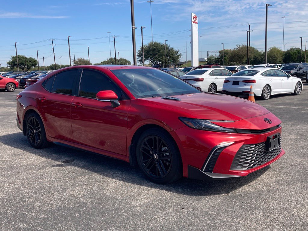 Used 2026 Toyota Camry SE w/ Convenience Package FWD image 3