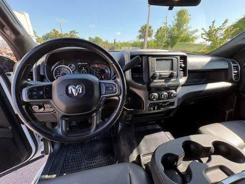 Used 2024 RAM 3500 Tradesman w/ Chrome Appearance Group AWD/4WD image 5