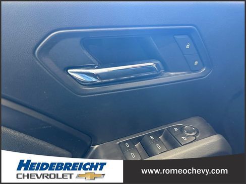 Used 2023 Chevrolet Colorado LT w/ LT Convenience Package AWD/4WD image 11