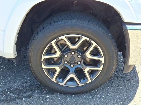 Used 2026 RAM 1500 Laramie AWD/4WD image 9