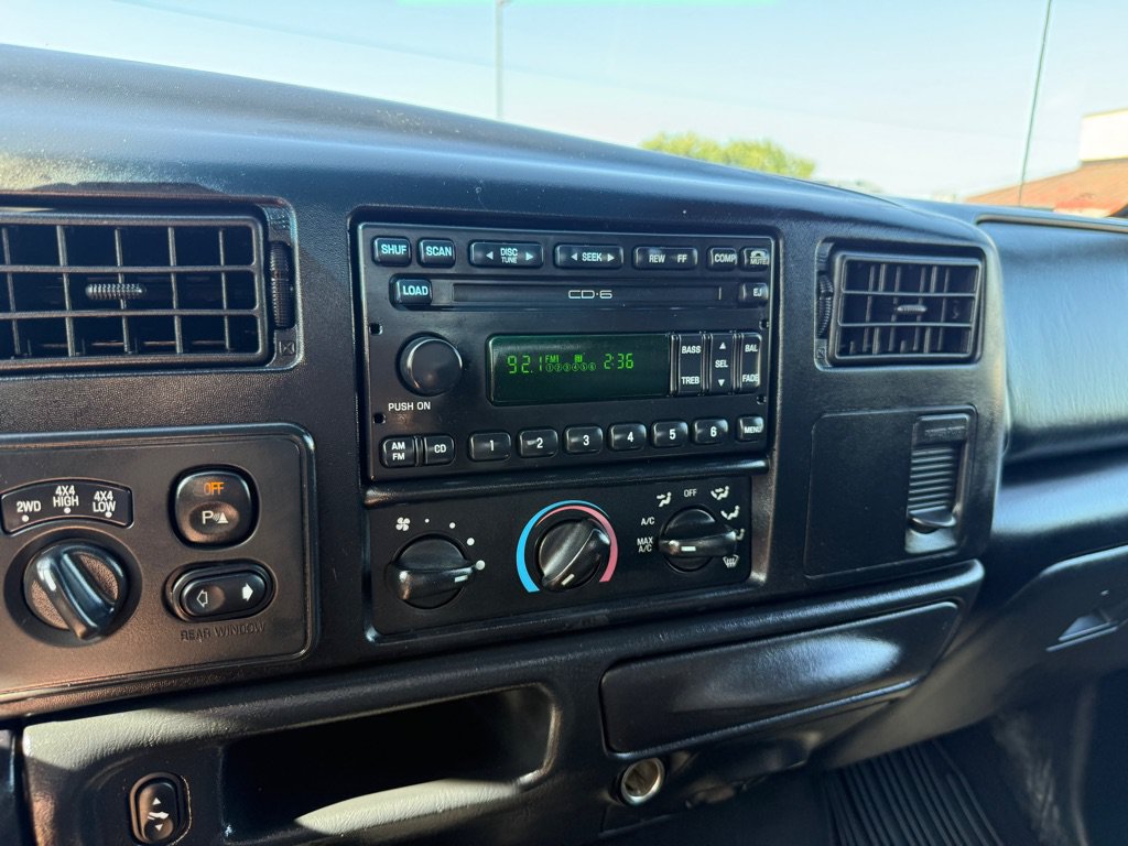 Used 2004 Ford F250 Lariat AWD/4WD image 32