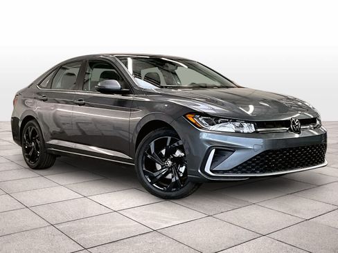New 2026 Volkswagen Jetta SE FWD image 2