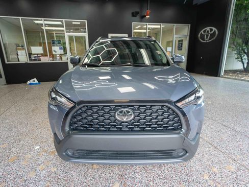 Used 2022 Toyota Corolla Cross LE w/ Moonroof Package AWD/4WD image 6