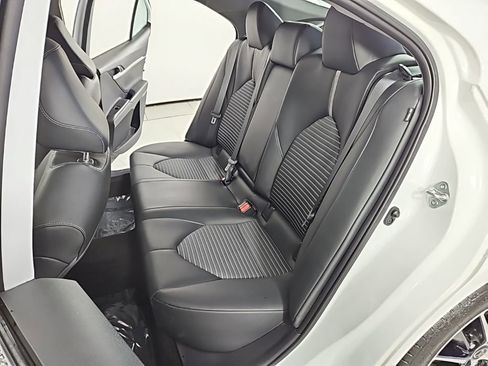 Used 2022 Toyota Camry SE image 20