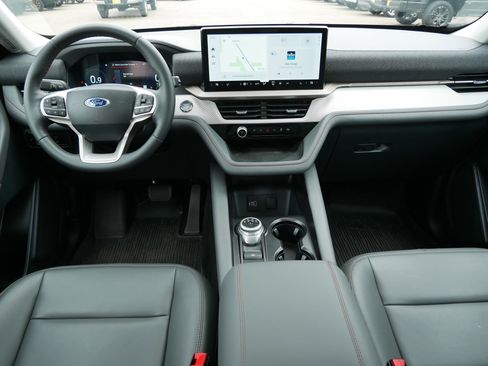 Used 2026 Ford Explorer Active w/ Active Comfort Package AWD/4WD image 10