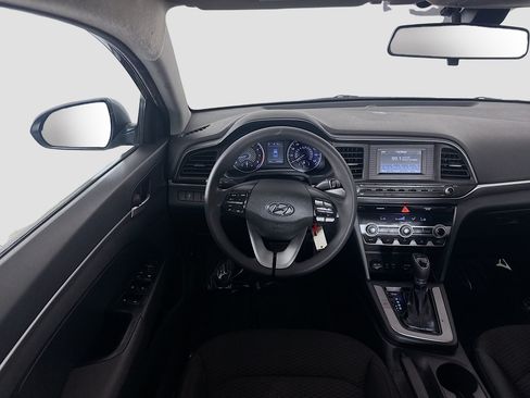 Used 2020 Hyundai Elantra SE w/ Cargo Package (C1) FWD image 17