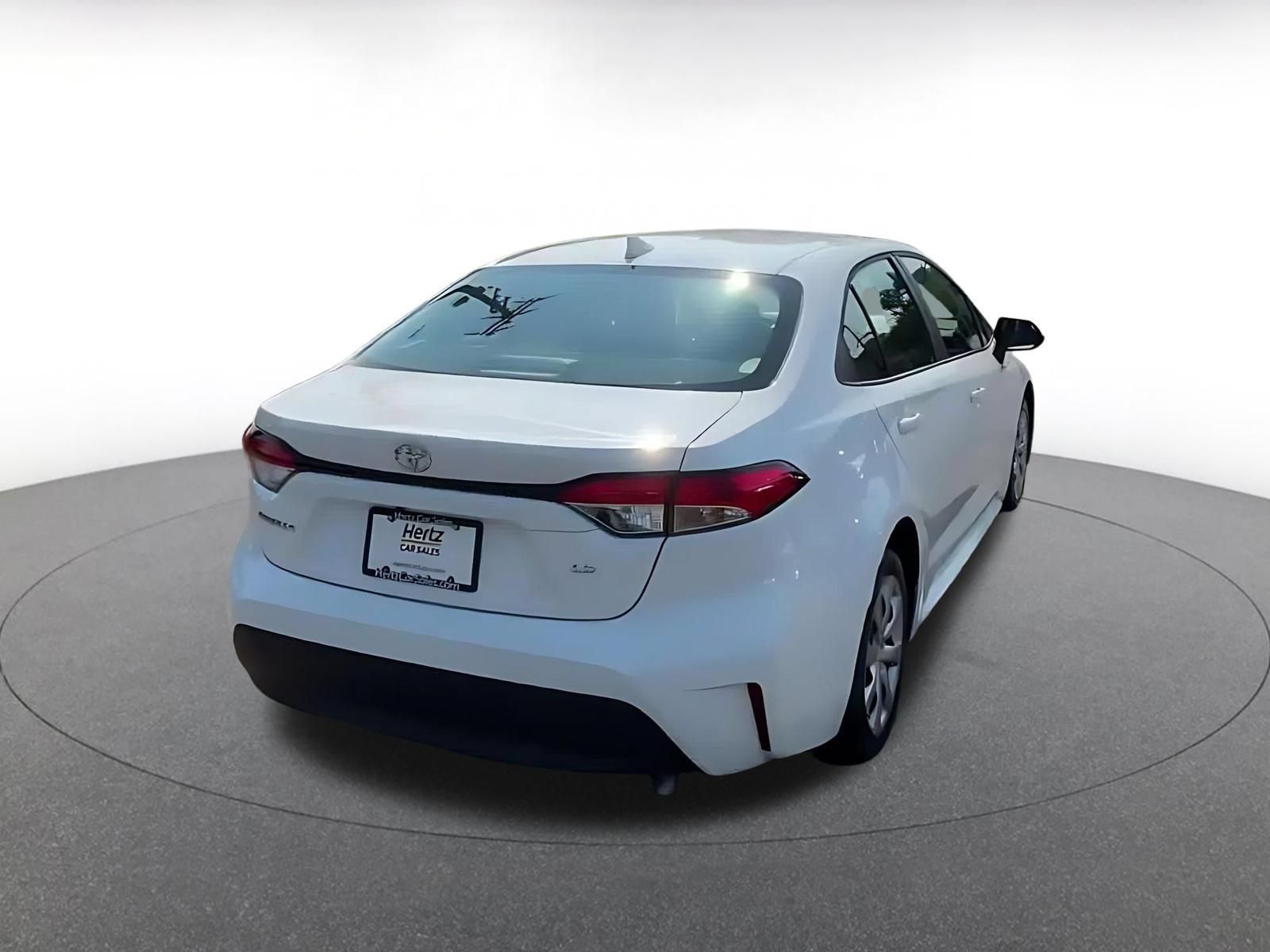 Used 2025 Toyota Corolla LE FWD image 15