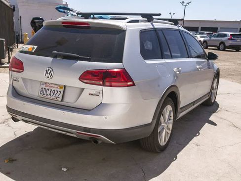 Used 2017 Volkswagen Golf Alltrack SE AWD/4WD image 9