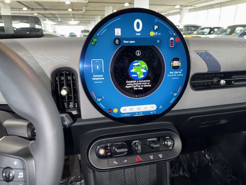 Used 2025 MINI Cooper 2-Door Hardtop FWD image 21
