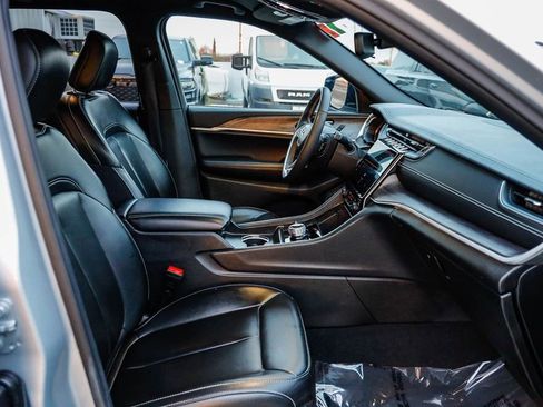 Certified 2024 Jeep Grand Cherokee Limited image 20