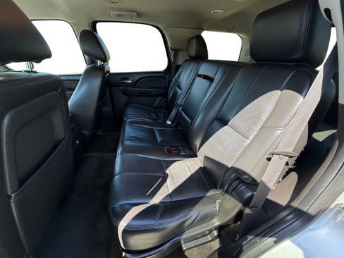 Used 2014 GMC Yukon SLT AWD/4WD image 16