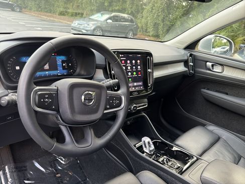 Certified 2023 Volvo XC40 B4 Plus w/ Driver Assist Package FWD image 17