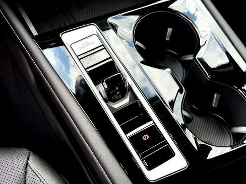 New 2026 Volkswagen Atlas SE FWD image 14