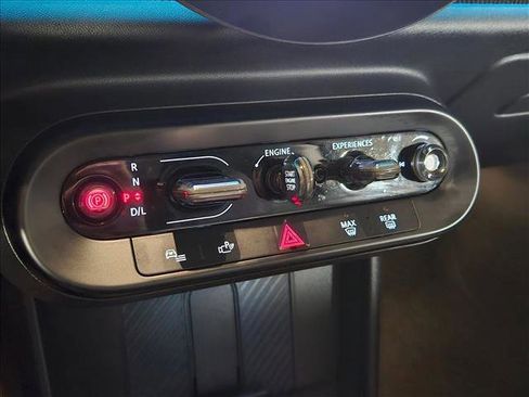 Certified 2025 MINI Cooper S image 11