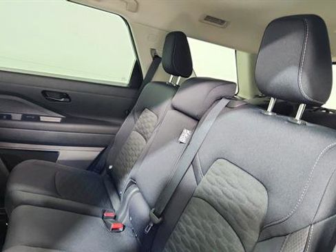 New 2025 Nissan Pathfinder SV image 21